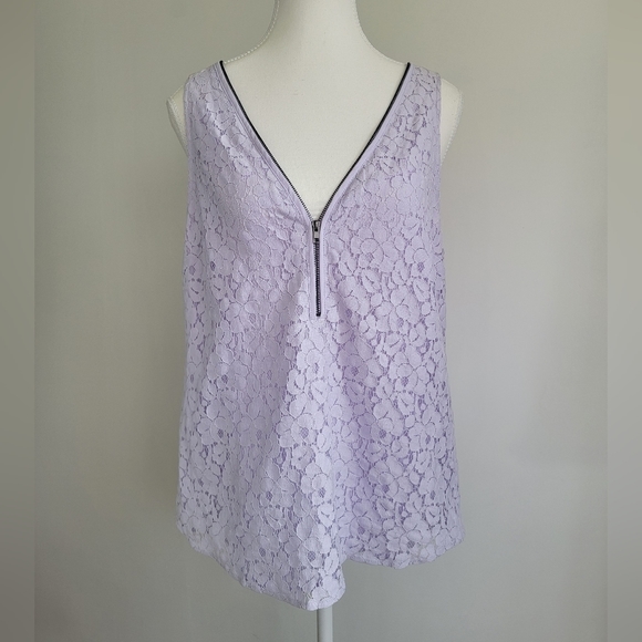 Lace Lilac Sleeveless Tunic Top with Zipper Detail - Picture 3 of 7
